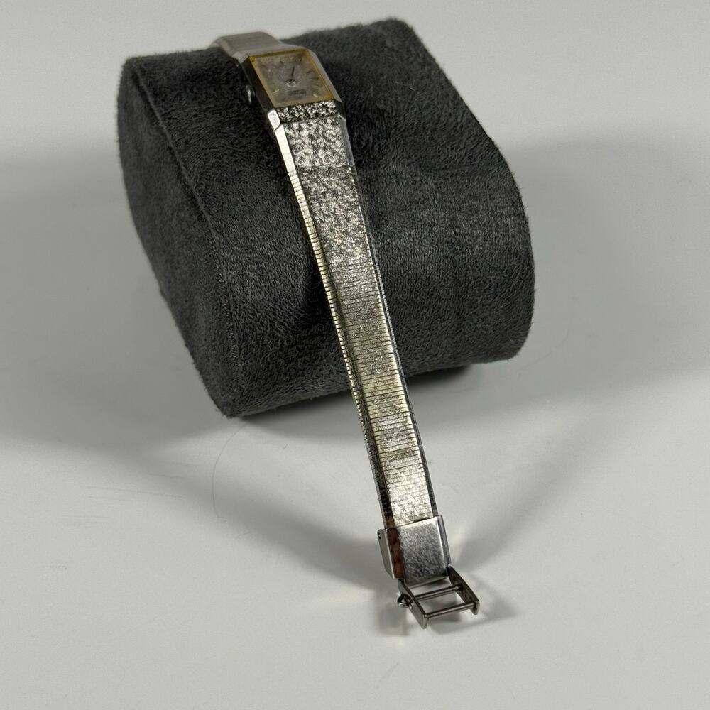 Vintage Seiko Quartz 2E20-6259 Silver Textured Dial Ladies Tank Bracelet Watch - Picture 5 of 5